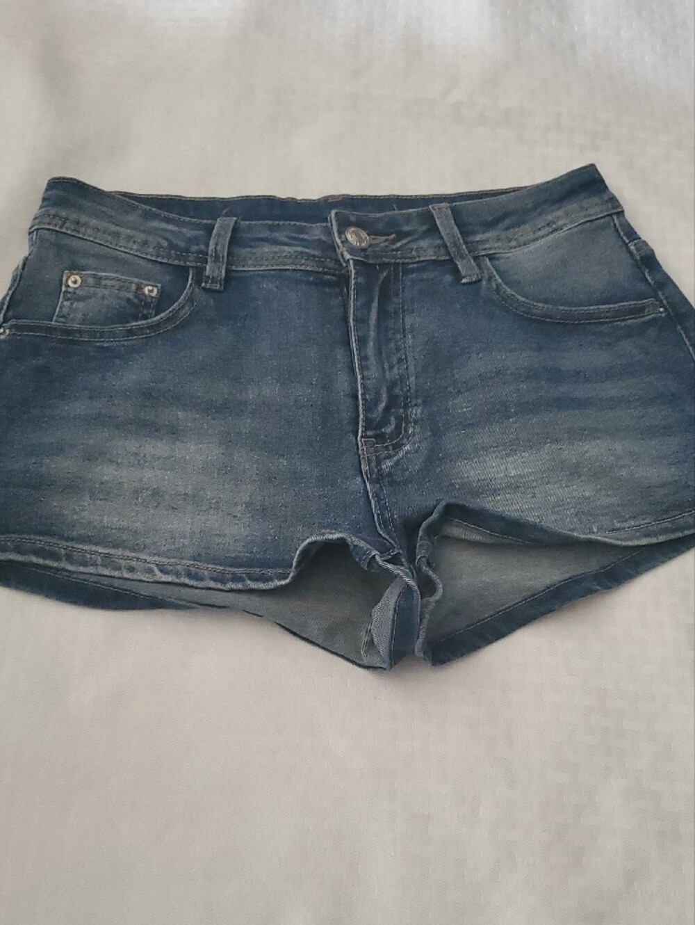 ROMWE Dark Blue Studded Cross Back Pocket Jean Shorts Size L - Picture 8 of 9